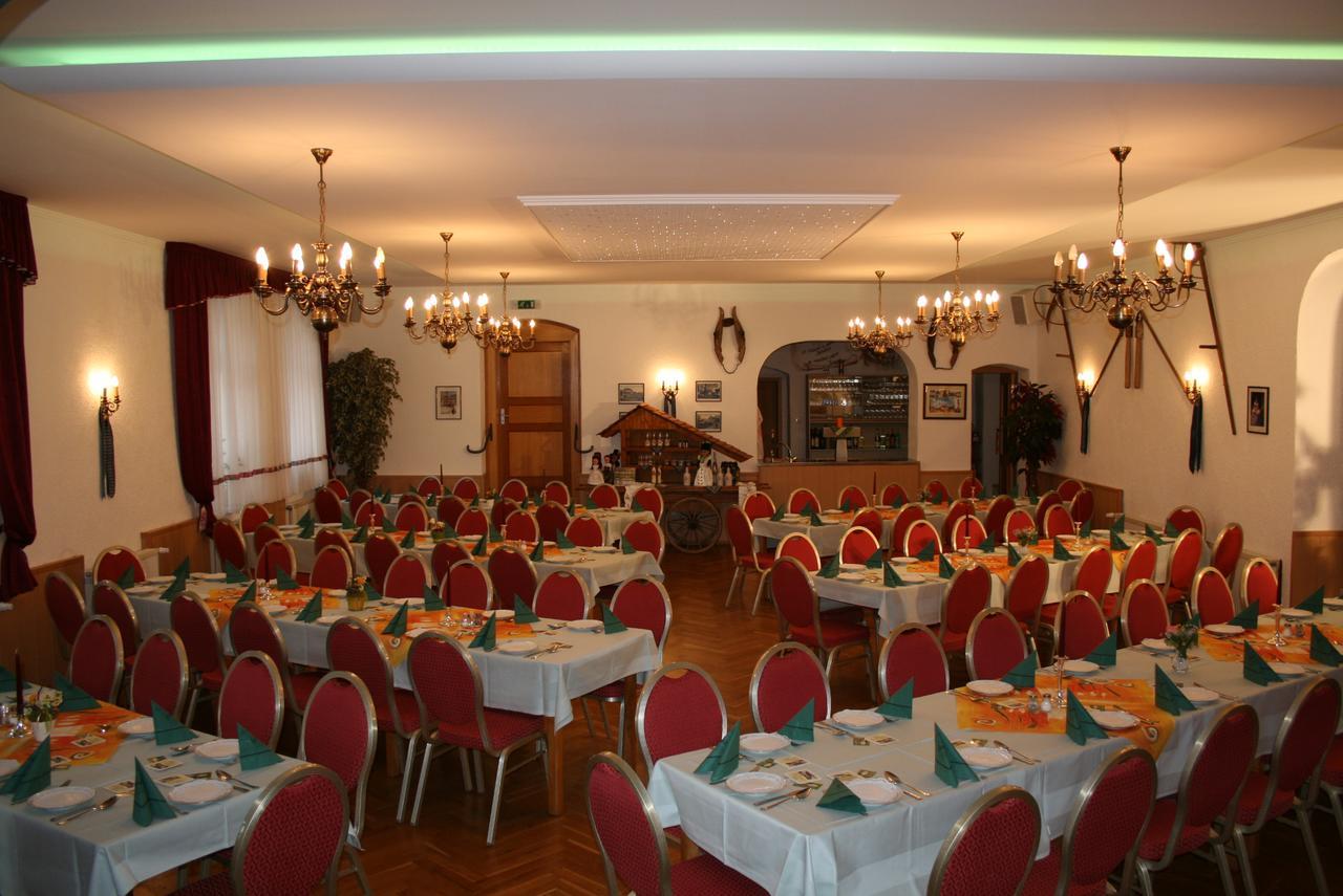 Familienhotel Zur Linde Panschwitz-Kuckau Exterior foto